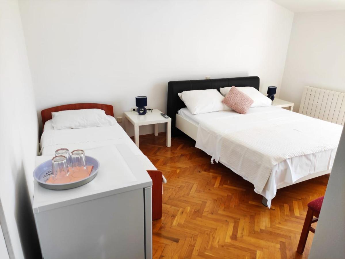 Guesthouse Varnica Kaštel Lukšić Exterior foto