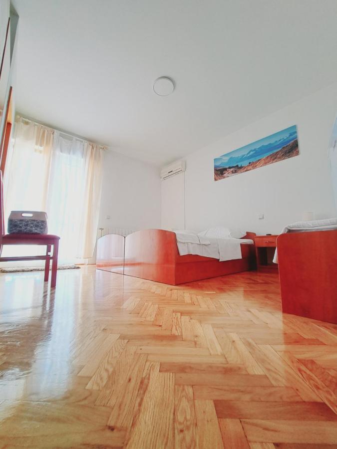 Guesthouse Varnica Kaštel Lukšić Exterior foto