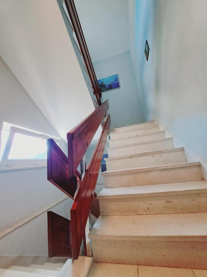 Guesthouse Varnica Kaštel Lukšić Exterior foto