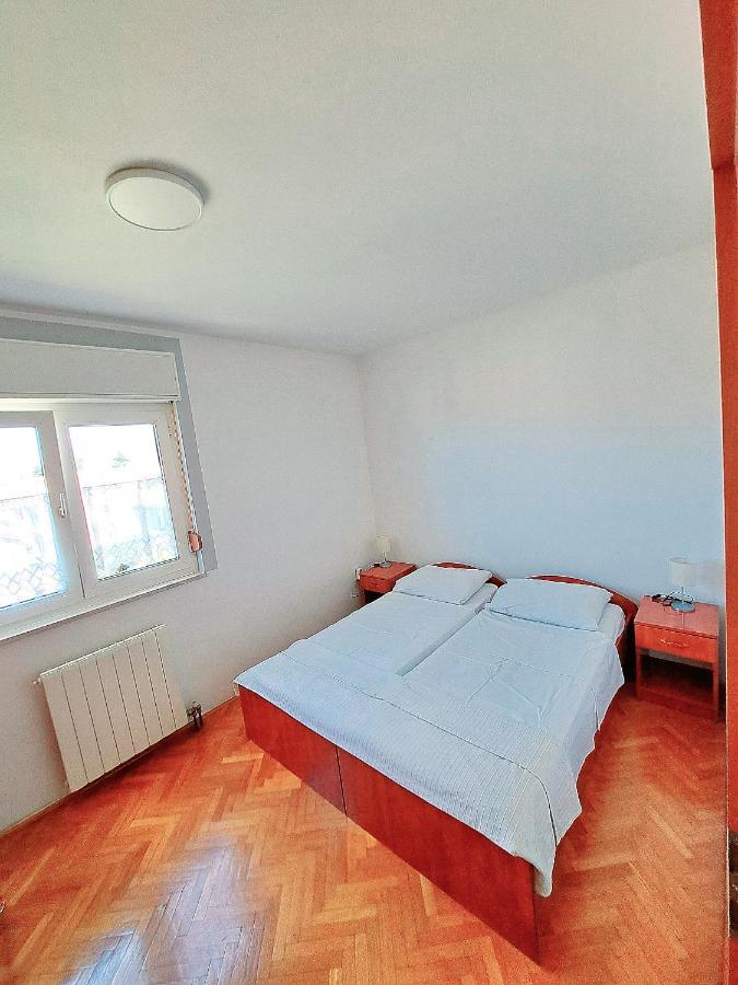 Guesthouse Varnica Kaštel Lukšić Exterior foto