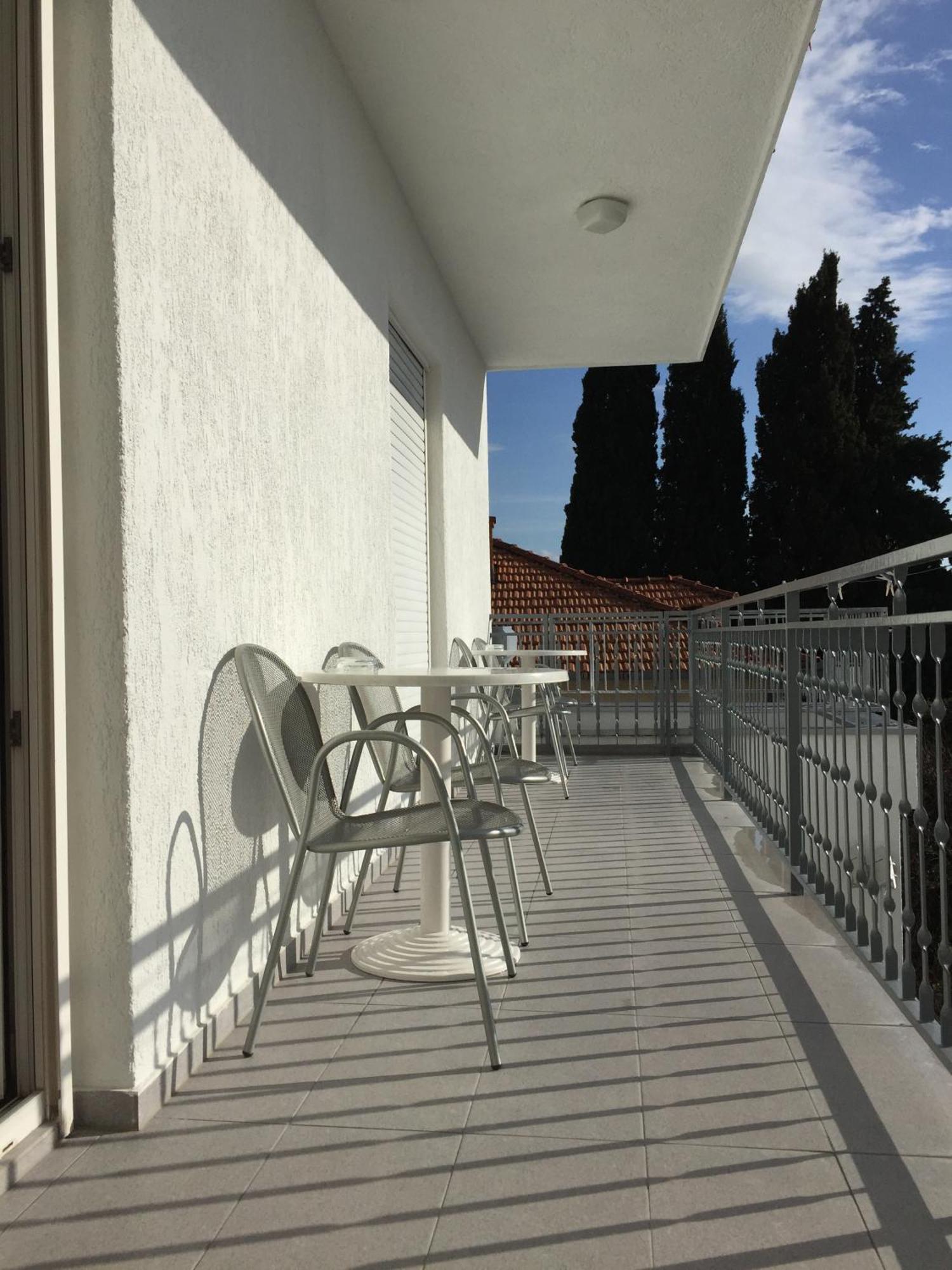 Guesthouse Varnica Kaštel Lukšić Quarto foto