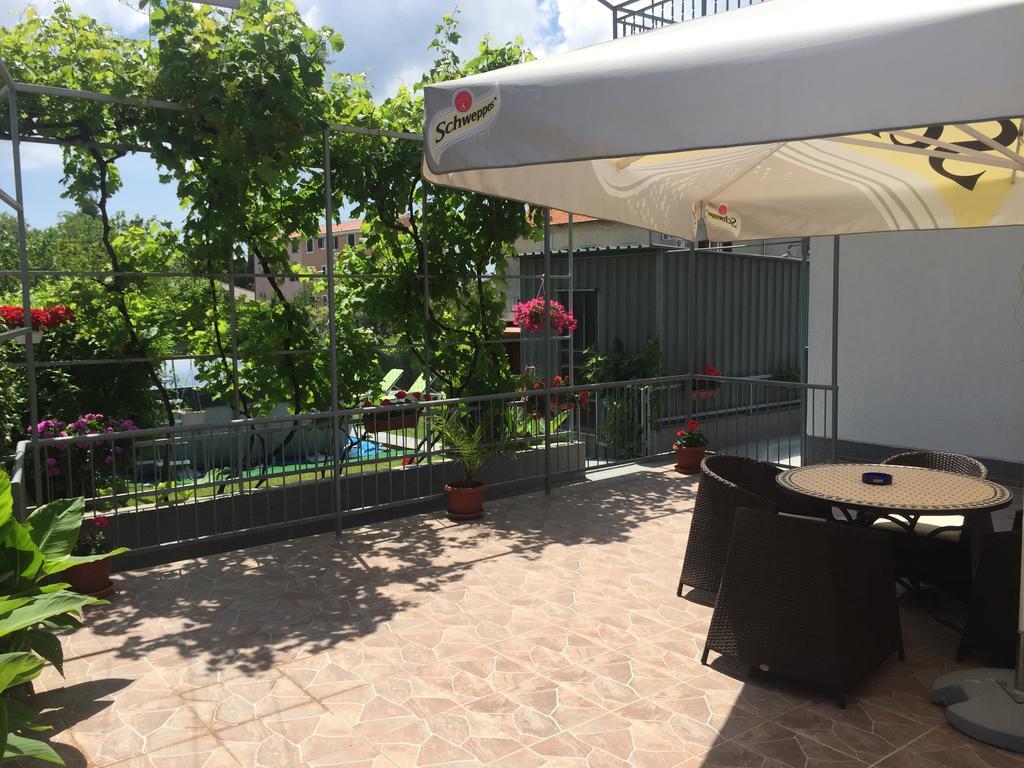 Guesthouse Varnica Kaštel Lukšić Exterior foto