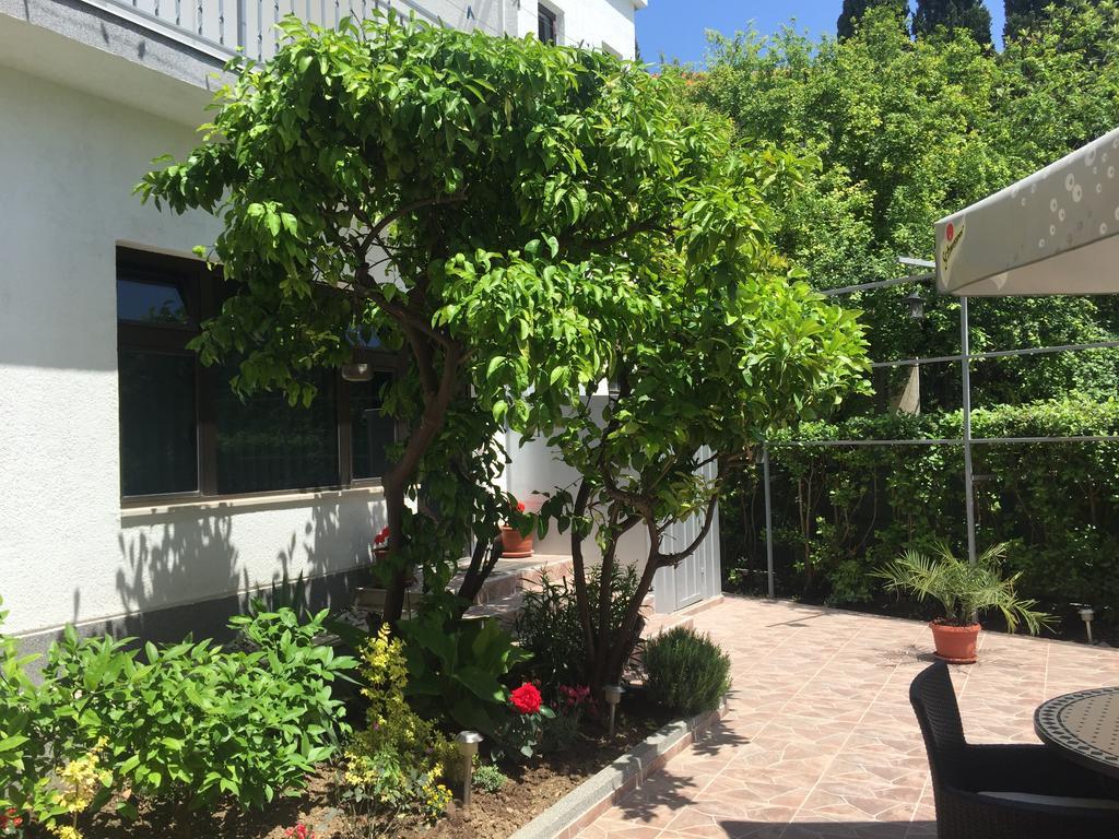 Guesthouse Varnica Kaštel Lukšić Exterior foto