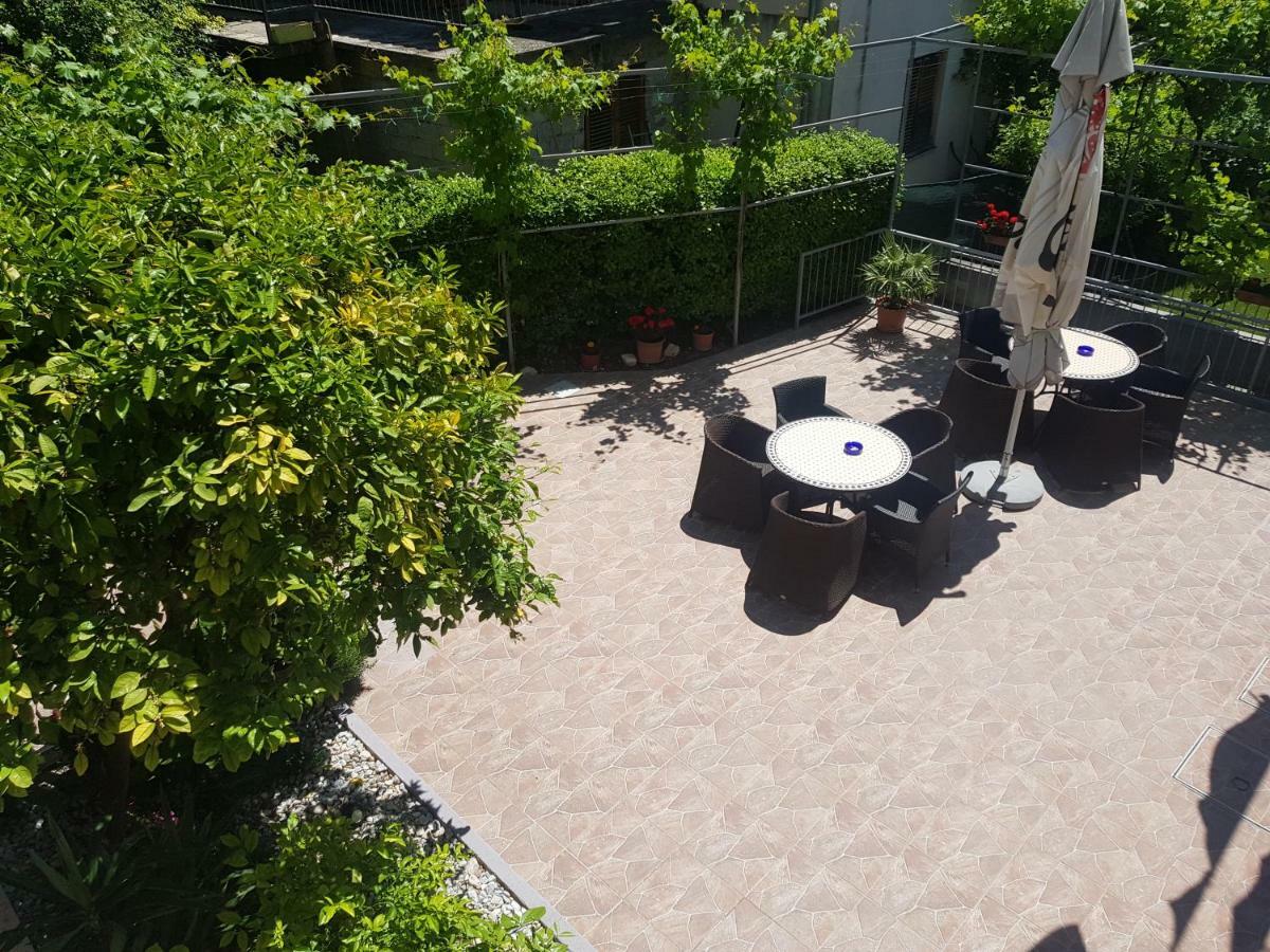 Guesthouse Varnica Kaštel Lukšić Exterior foto