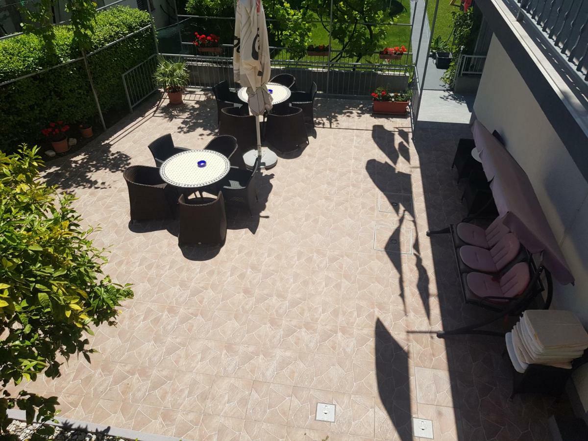 Guesthouse Varnica Kaštel Lukšić Exterior foto