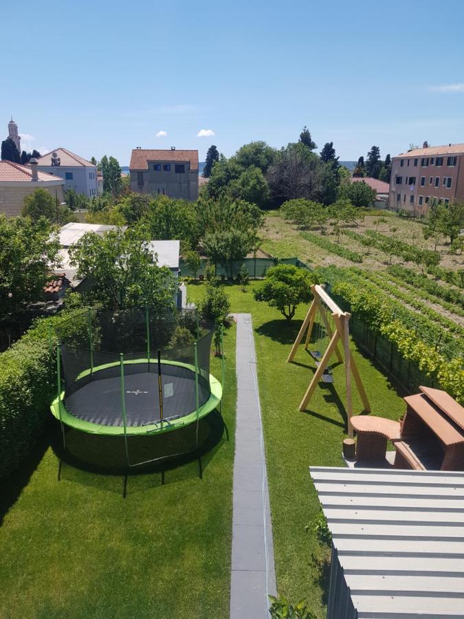 Guesthouse Varnica Kaštel Lukšić Exterior foto